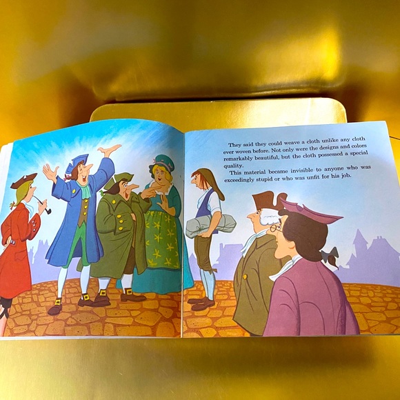 DISNEYLAND VTG 1970 THE EMPERORS NEW CLOTHES VINYL RECORD & READ ALONG STORYBOOK - Picture 3 of 15